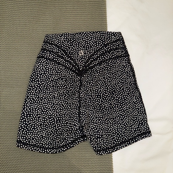 Buffbunny Black Bossy Print Shorts - Picture 3 of 3